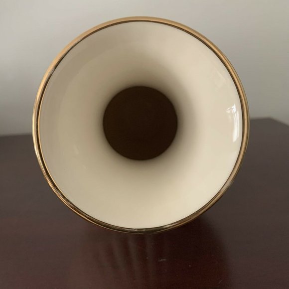 Lenox Classic Vase Floral Vine Ivory with gold - Picture 5 of 6